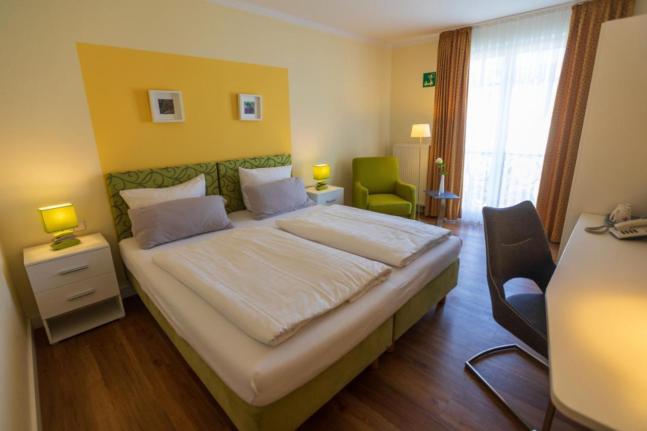 Landhotel Gillenfelder Hof エクステリア 写真