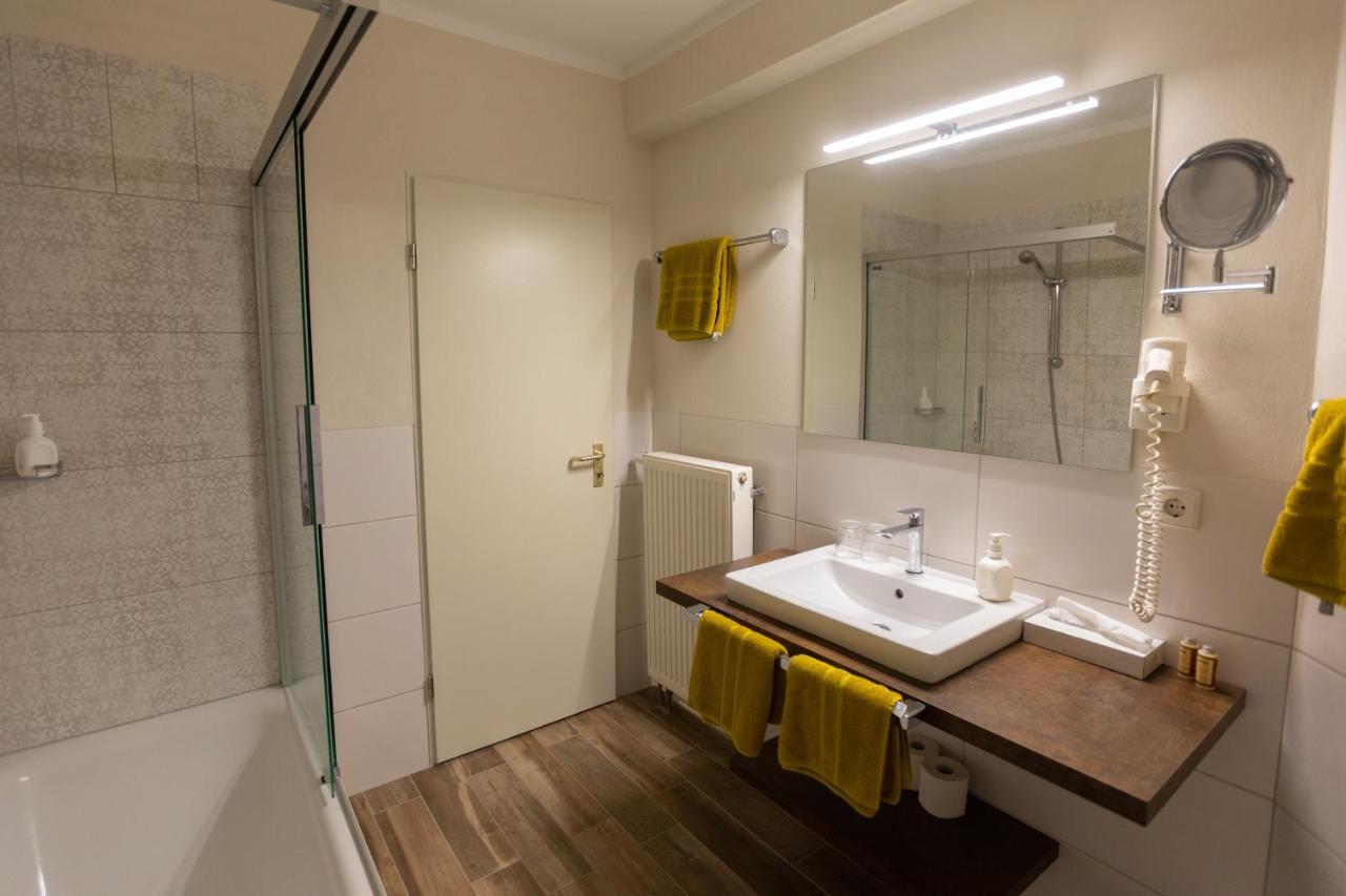 Landhotel Gillenfelder Hof エクステリア 写真