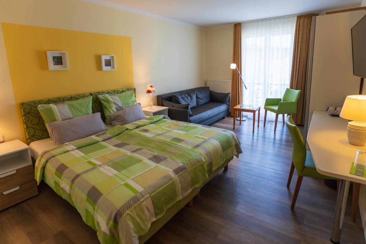 Landhotel Gillenfelder Hof エクステリア 写真