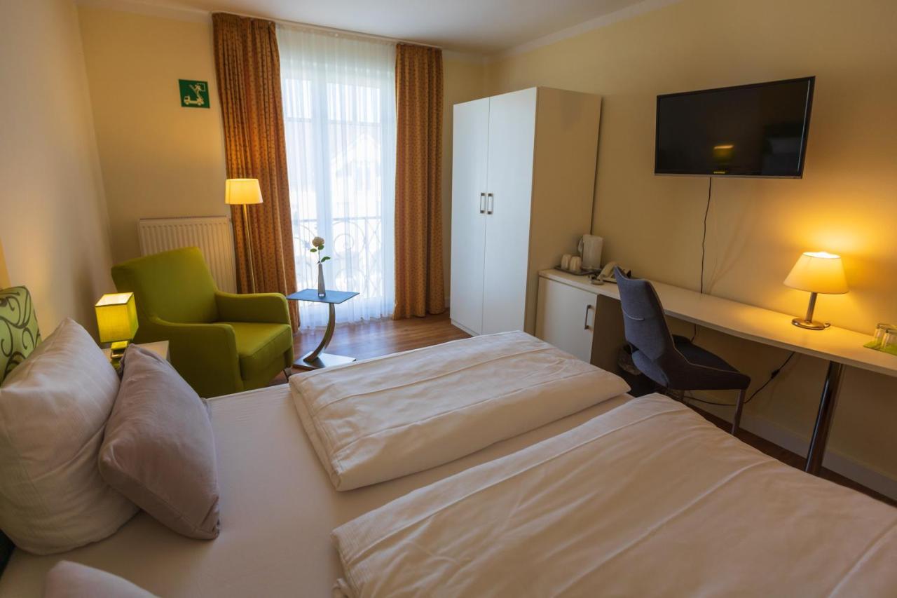 Landhotel Gillenfelder Hof エクステリア 写真