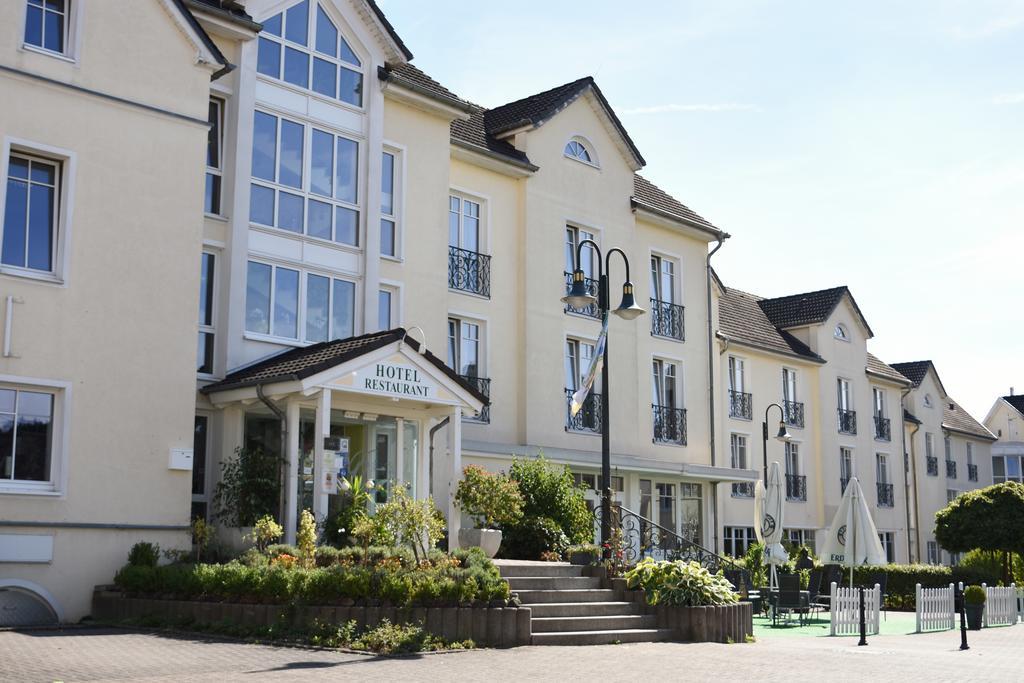 Landhotel Gillenfelder Hof エクステリア 写真